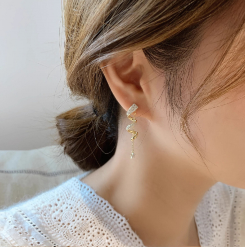 Cristal - Eleganti orecchini con dettagli scintillanti